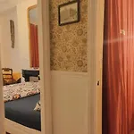 Central Room In Paris